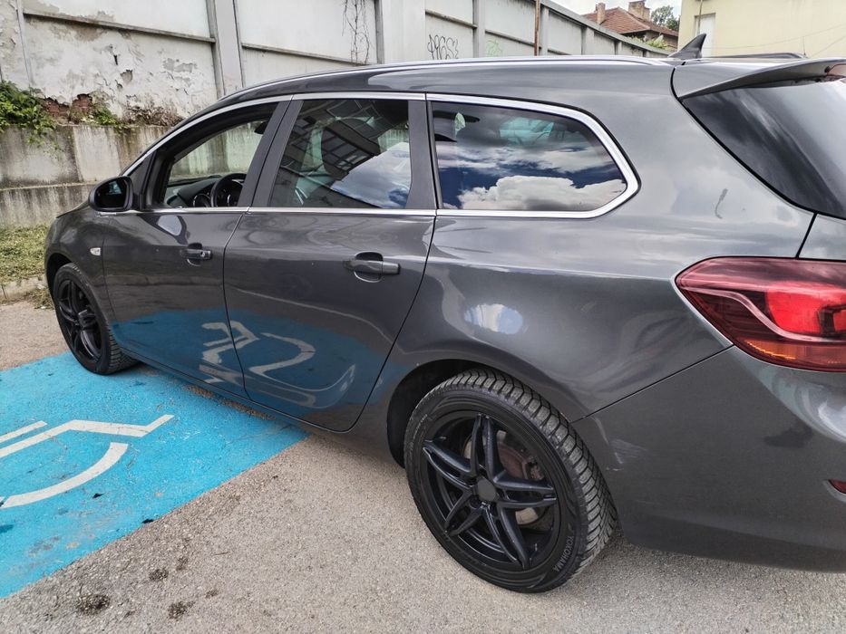 Опел Астра   J Sport Tauer