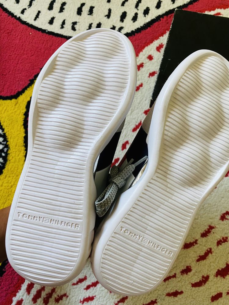 Tommy Hilfiger-олекотени летни маратонки!