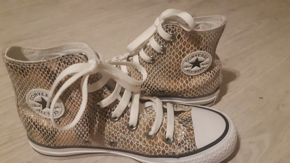 Vand bascheti Converse