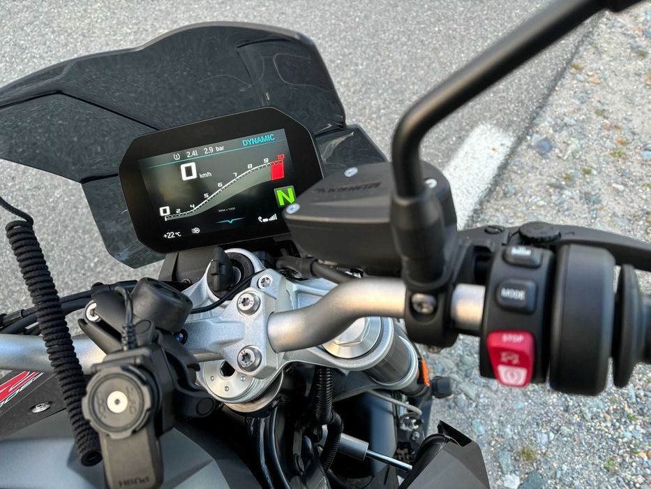 Motocicleta BMW F 900 R