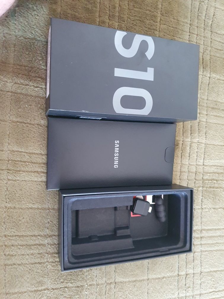 Samsung S10 nou.800 lei.telefonu este nou.impecabil
