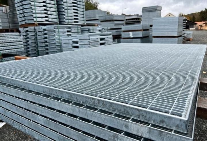 Vând grătar zincată orice model și orice dimensiune și trepte pentru s