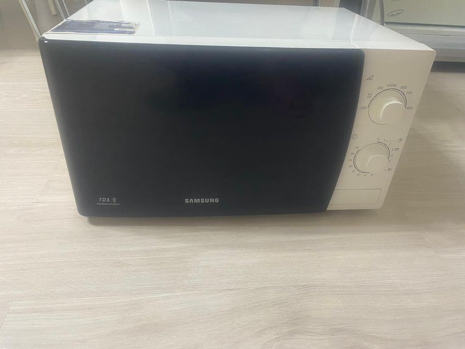 Продается микроволновая печь