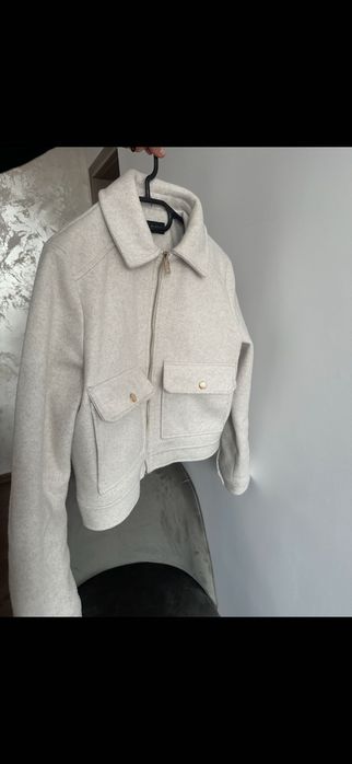 Късо палтенце Zara