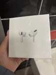 Наушники Apple AirPods Pro белый