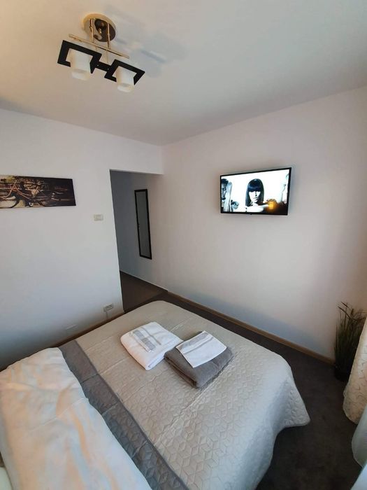 Inchiriez apartament 3 camere