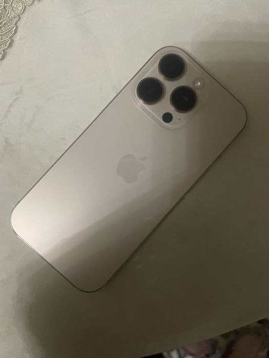 Iphone 16 pro Desert