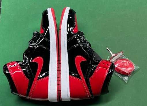 H40 Jordan 1 Retro High OG Patent