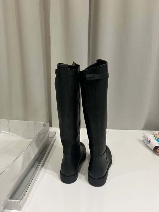 Дамски ботуши до коляното