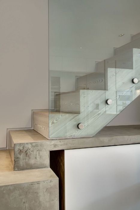 balustrade cu sticla securizata si laminata pentru scari si balcoane