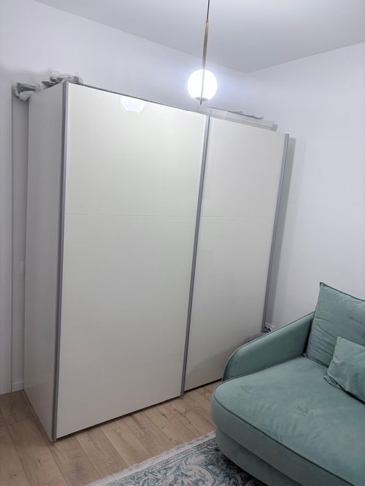 Dulap Mobexpert cu usi MDF lucioase