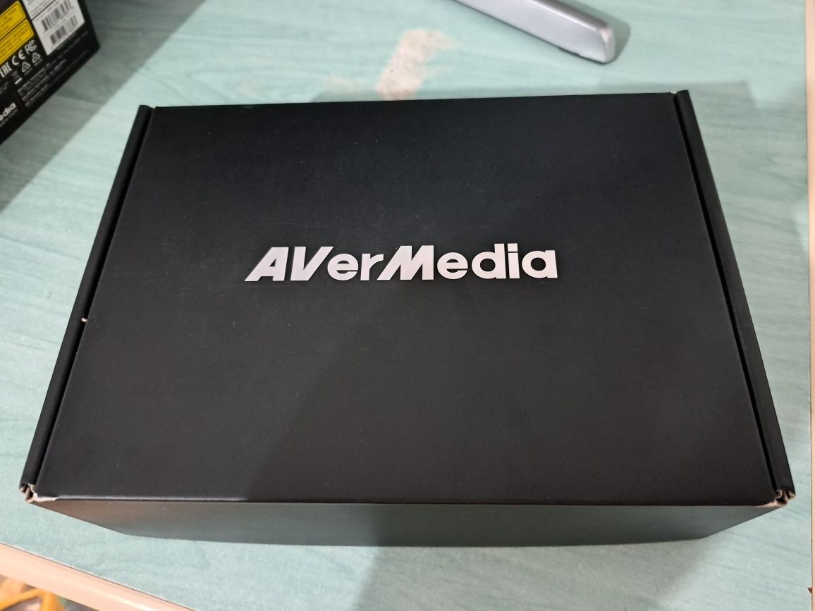 Vând placa de captura AVerMedia Gamer Portable 2 Plus