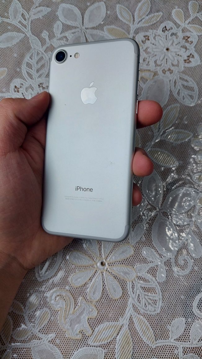 iPhone 7 память 32Gb