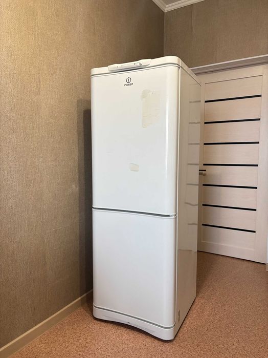 Холодильник б/у рабочий