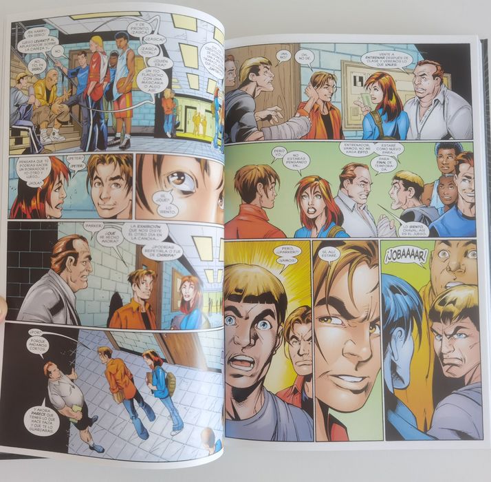 Carte benzi desenate Spiderman comic roman grafic limba spaniolă NOUĂ