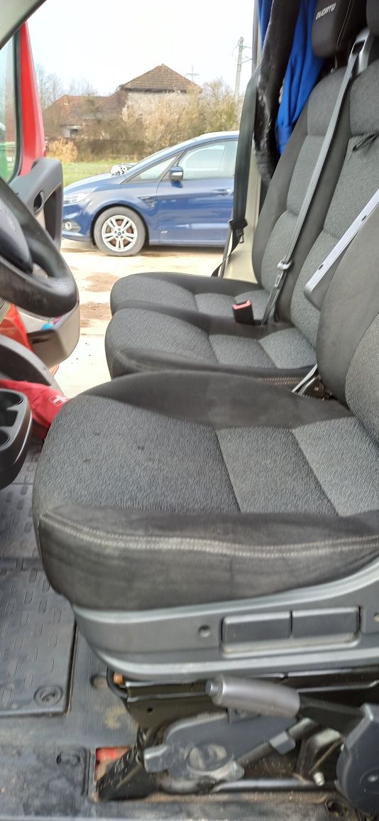 Servicii de detailing auto interior (curățare, injecție-extracție)