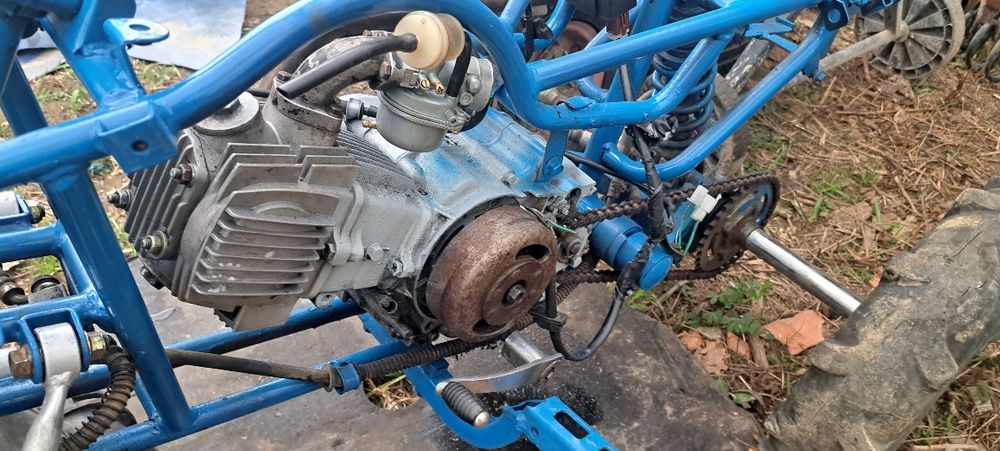 Vând atv de 49 cc