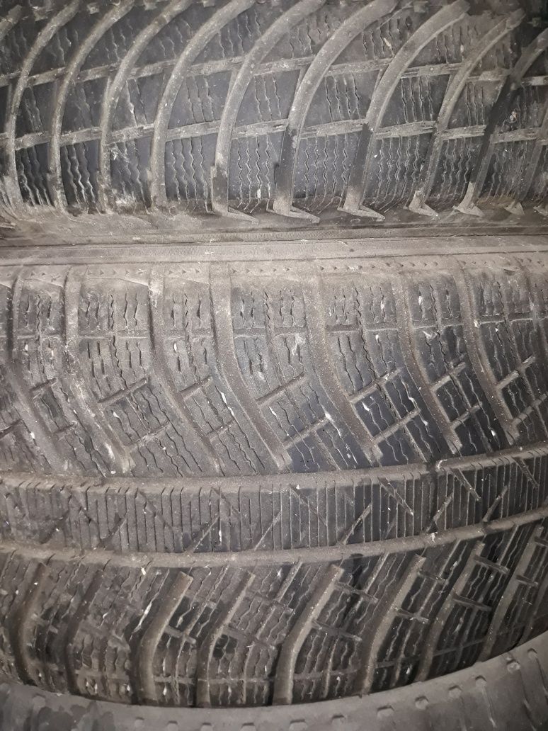 235/60/18  З бр. Запазени зимни гуми Michelin