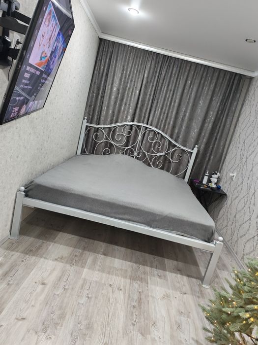 Продаётся кованая кровать железная