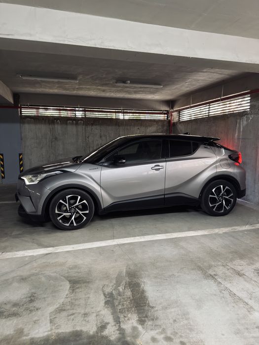 Toyota C-HR Hybrid / Full Option / Bi-Color