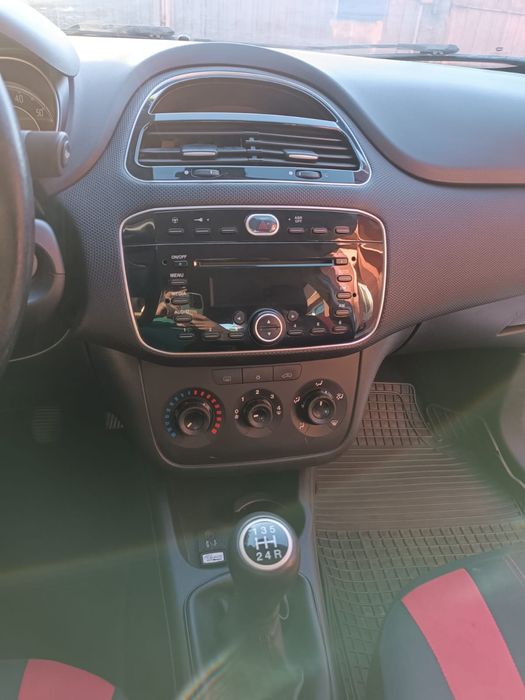 Vând fiat punto 2013
