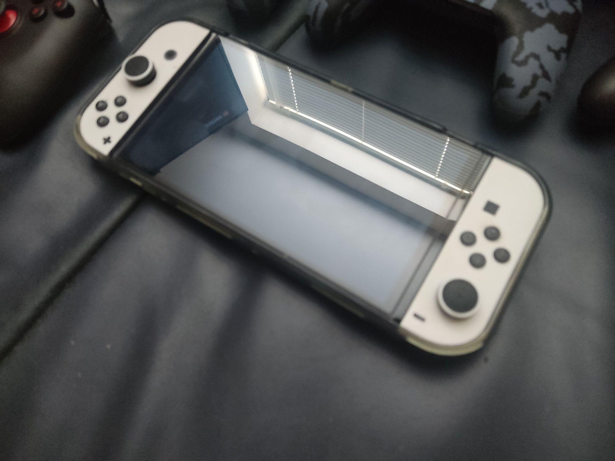 Nintendo Switch Oled + чип + огромен компект аксесуари