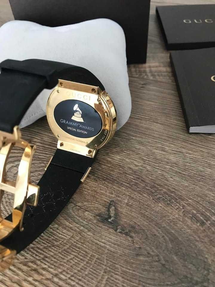 Часовник Gucci ya114215