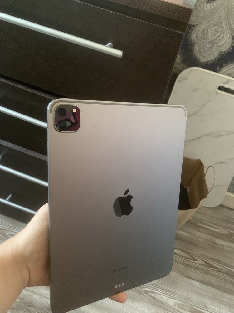 продам Ipad Pro M2