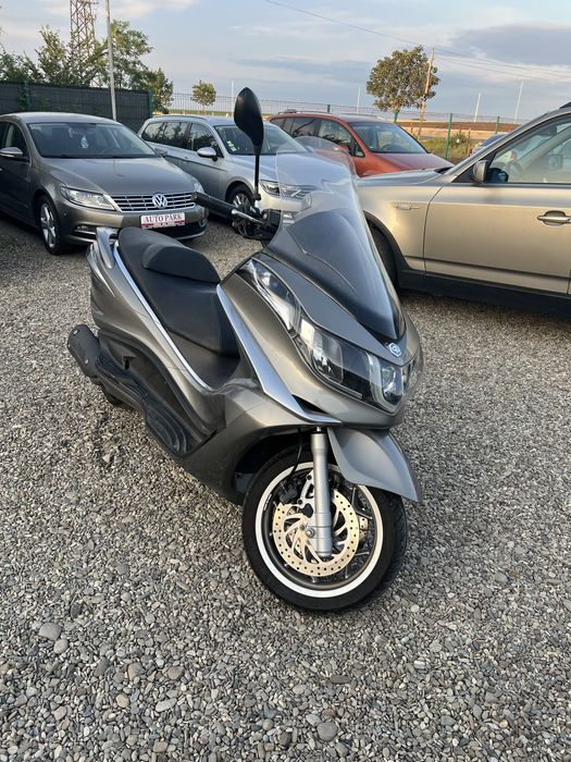 Scuter Piaggio X10  125 CM cat B !!! Rate cu buletinul!