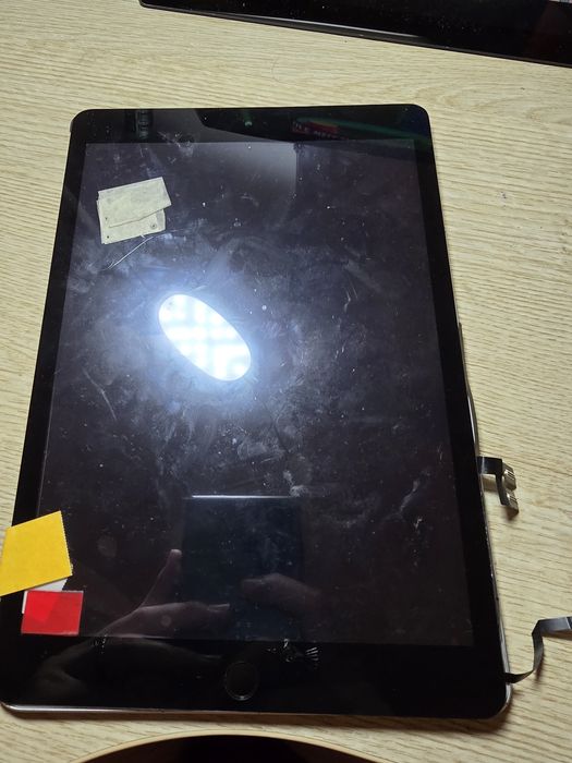 IPad 2021 [generația 9] (pentru piese) ecran, carcasa, bateria