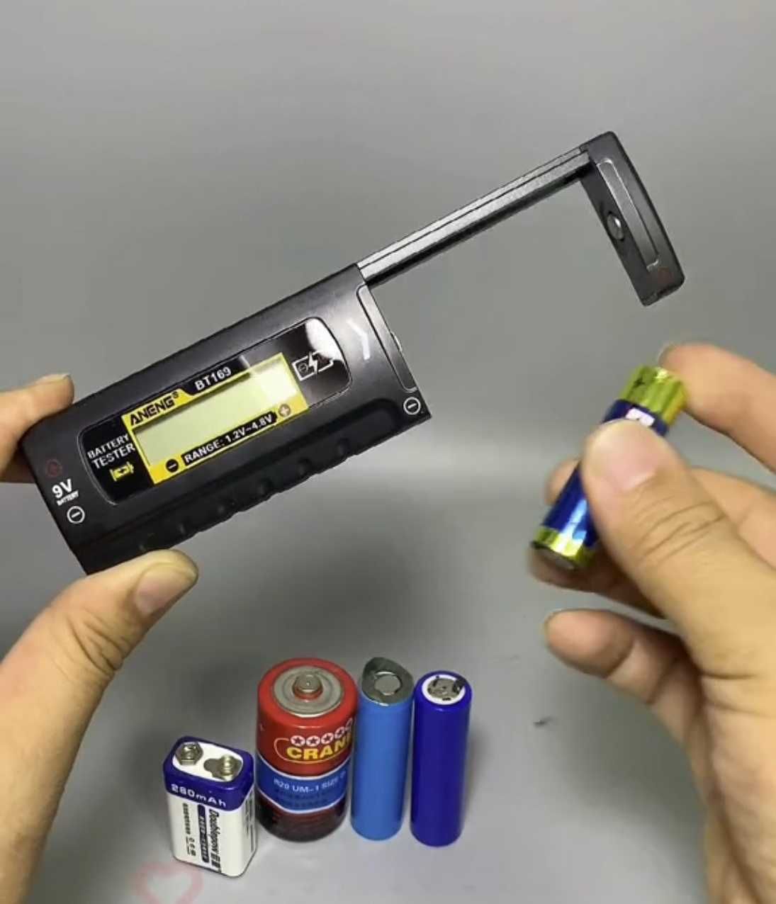 Tester baterii acumulatori 1.2V - 9V celule Litiu-Ion Aneng BT169