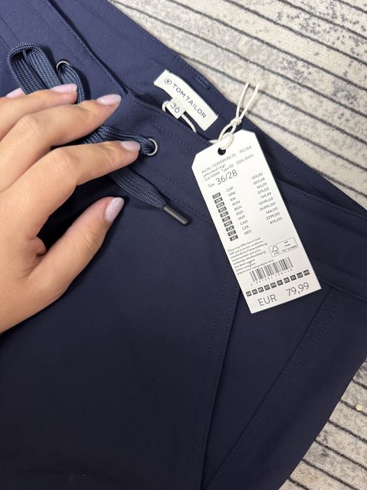 Pantaloni de dama noi