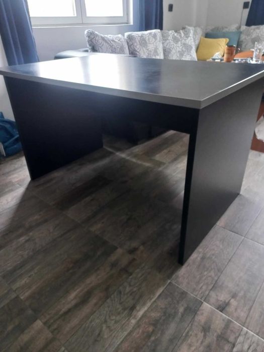 Масивно офис бюро