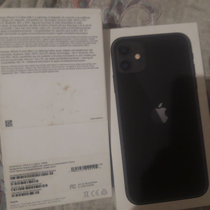 Айфон 11 память 128 как новый документы и коробка есть