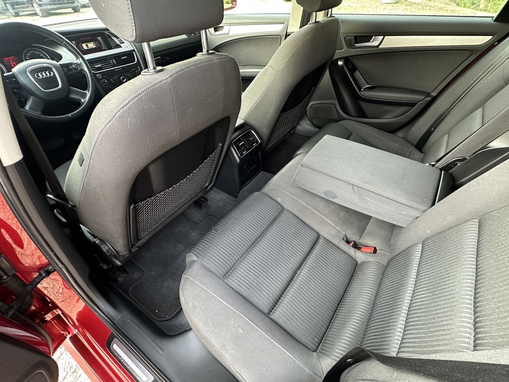 Audi A4 b8 S-Line 1.8 TFSi , Automat , E 5 / Navi Color , Bi-Xenon