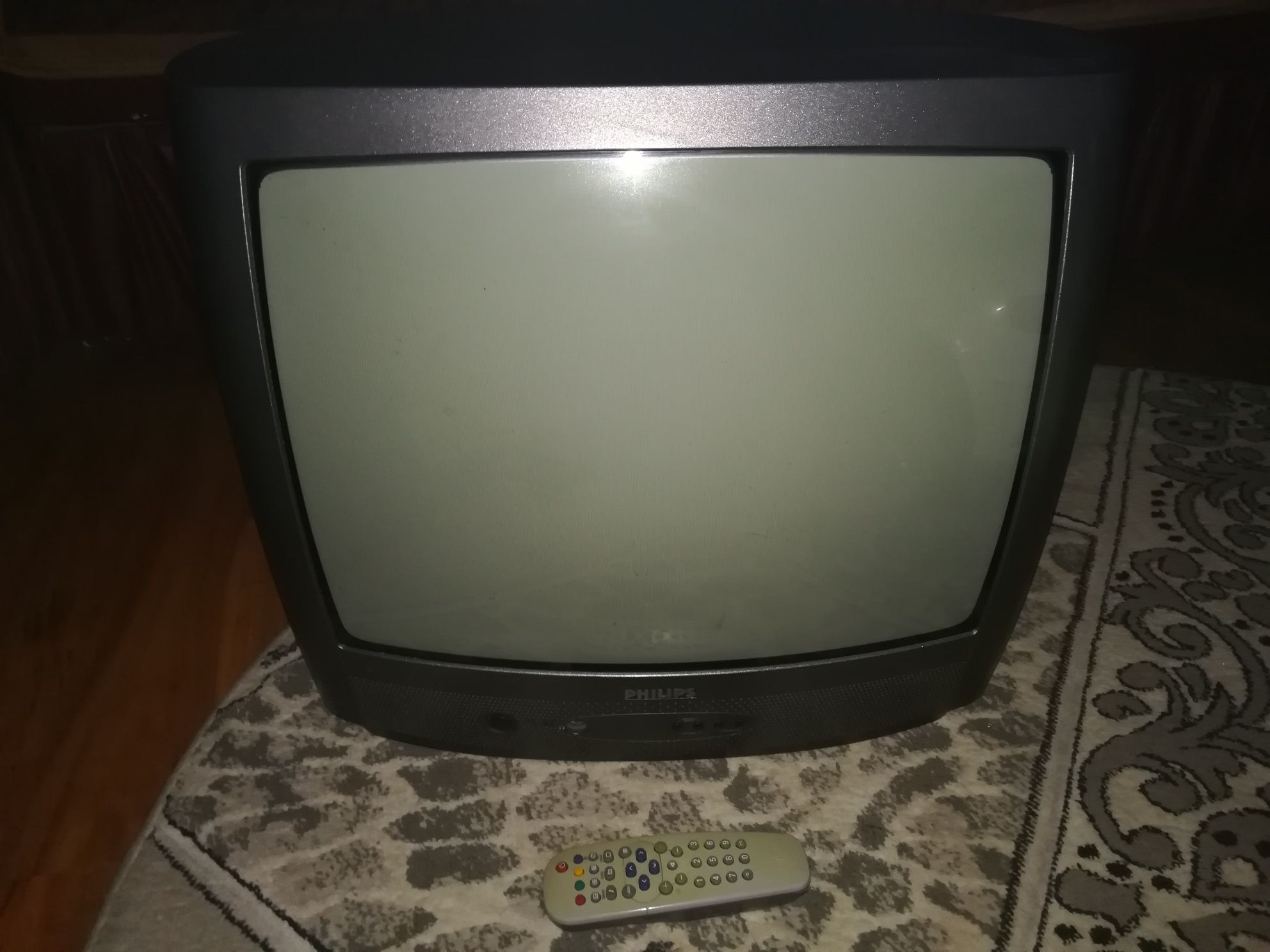 Vând televizor Philips cu telecomanda diagonala  54