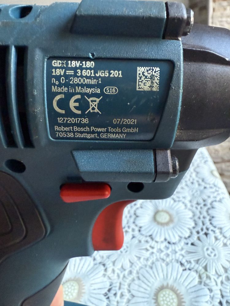 Акумулаторен гайковерт ударен BOSCH GDX 18 V-EC Professional