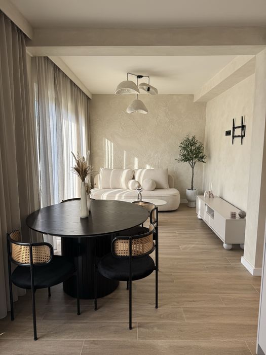 Vand casa insiruita 4 camere, 3 bai, gradina, terasa,parcare