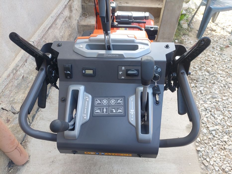 Freză pentru zăpadă husqvarna nouă an 2022