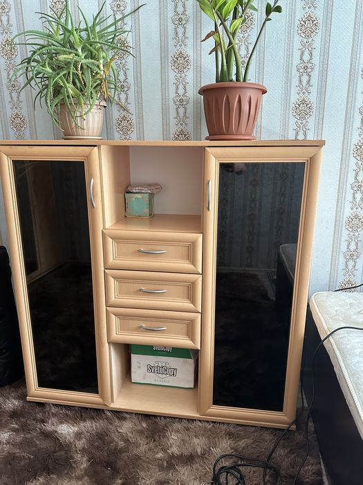 продам шкаф с полками в отличном состоянии