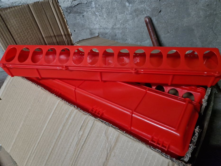 Продам кормушки для цыплят