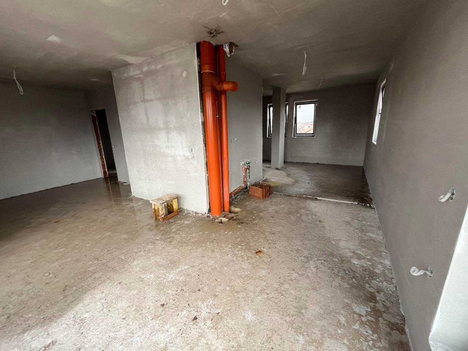 Продава се Четиристаен апартамент в Пловдив, Коматевски възел - 134 кв.м за 1406 €/кв.м - Снимка #1