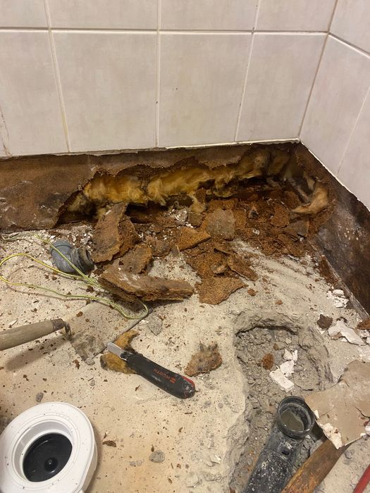 Centrală pe lemne cu plită și boiler de apă caldă