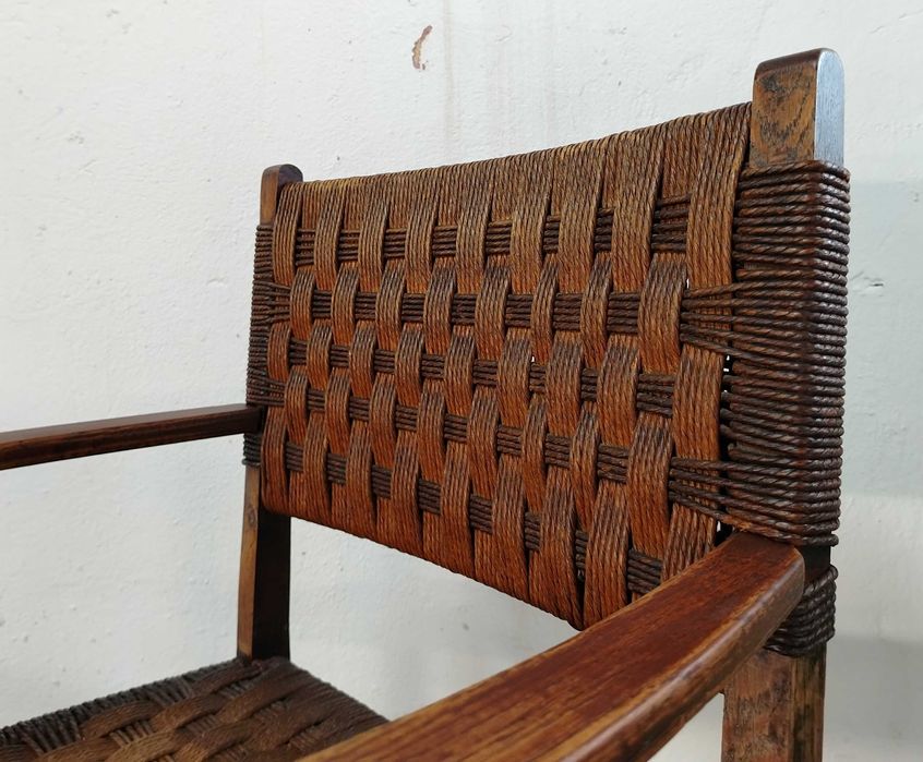 Scaun foarte vechi din lemn masiv de stejar si sfoara de ratan, Franta