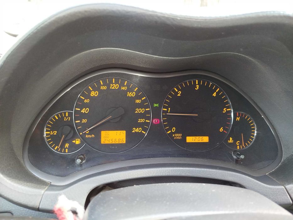 **Toyota Avensis 2.0 116кс D4D  топ ***