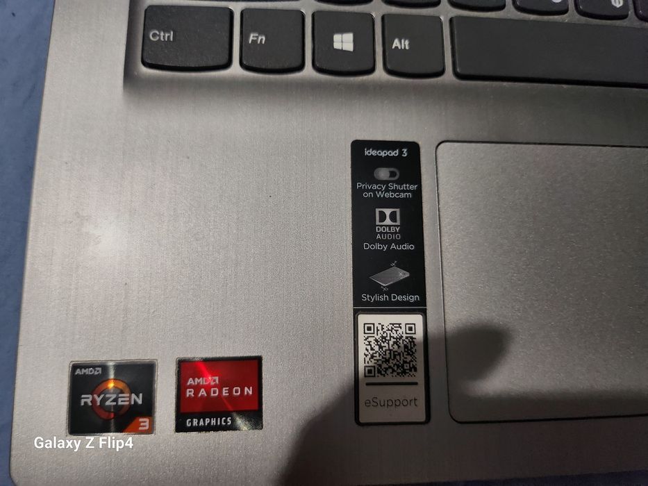 Продавам лаптоп Lenovo  500 лв.