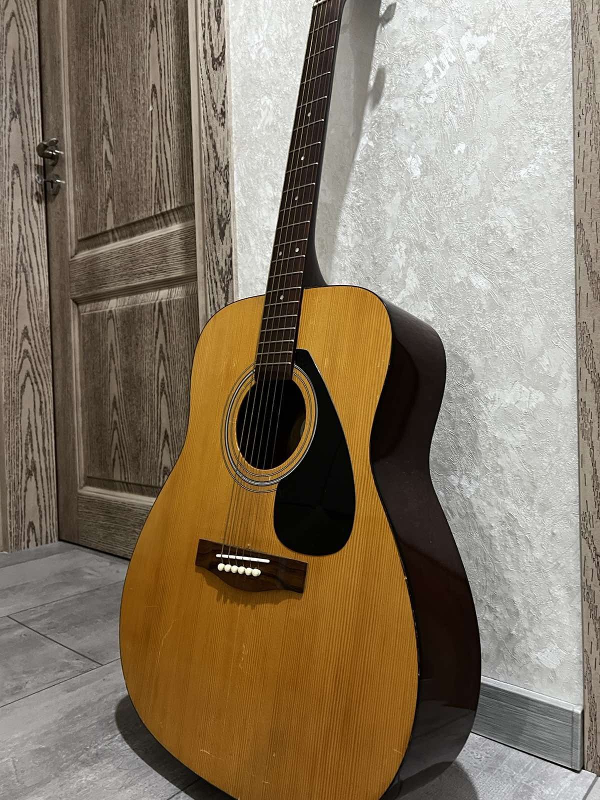 Акустична китара Yamaha f 330