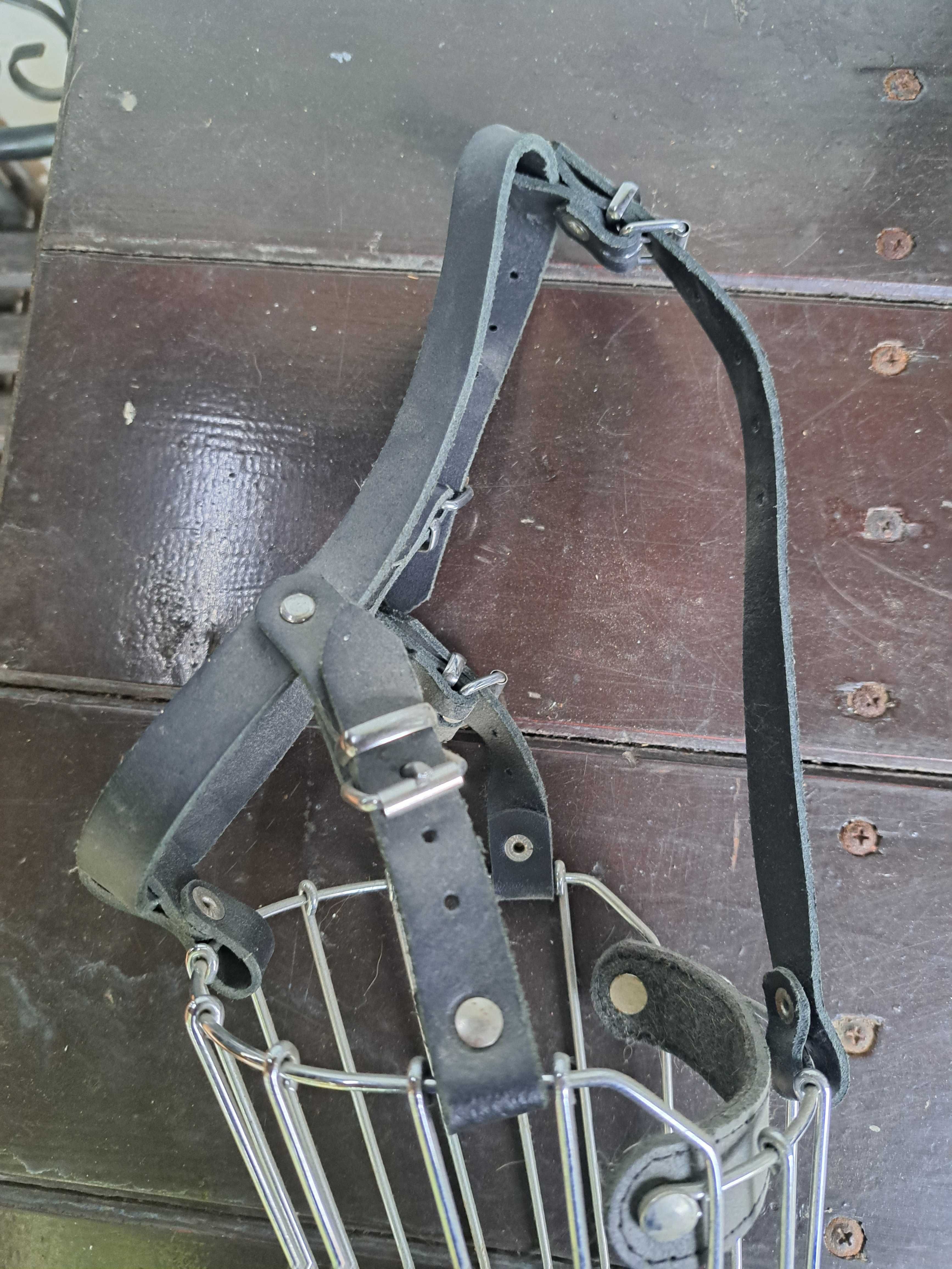 Ham de piele si botnita metalica