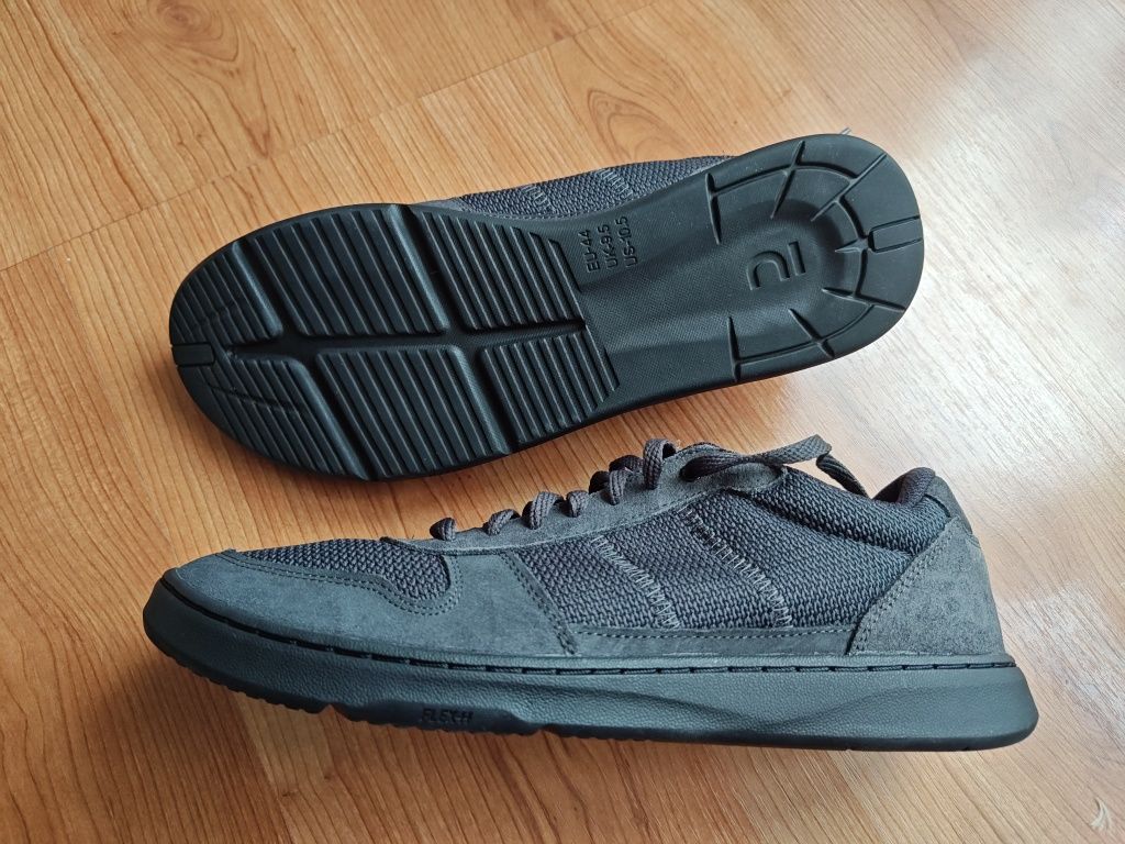 Adidași Pantofi Sport Decatlon IU 44