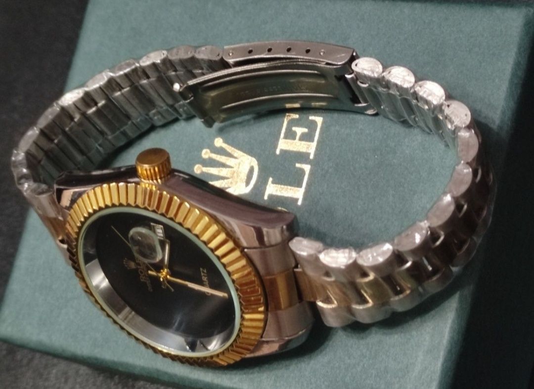 ROLEX Oyster Perpetual Date / Часовник / Swiss